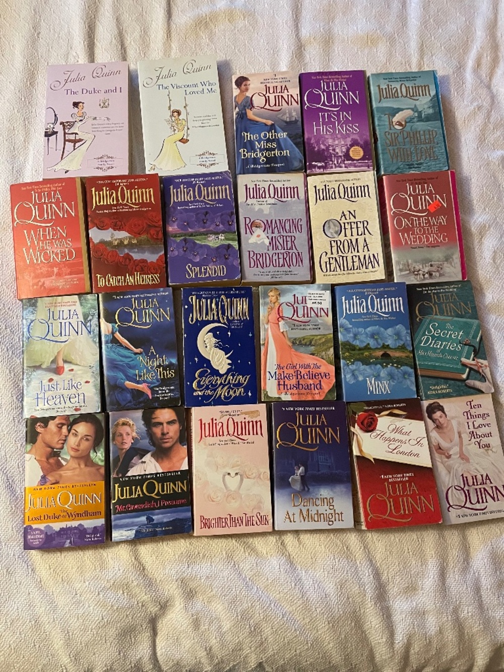 EUC-FAIR Julia Quinn Novels 23 Total for $20 🌸